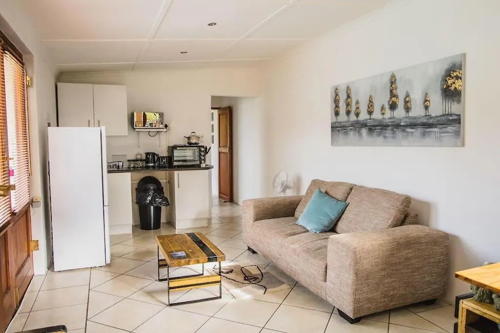 African Lily Private Guest House Port Elizabeth