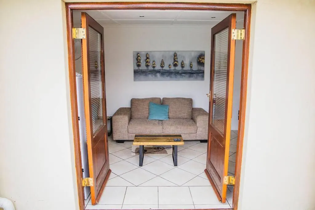 African Lily Private Guest House Port Elizabeth